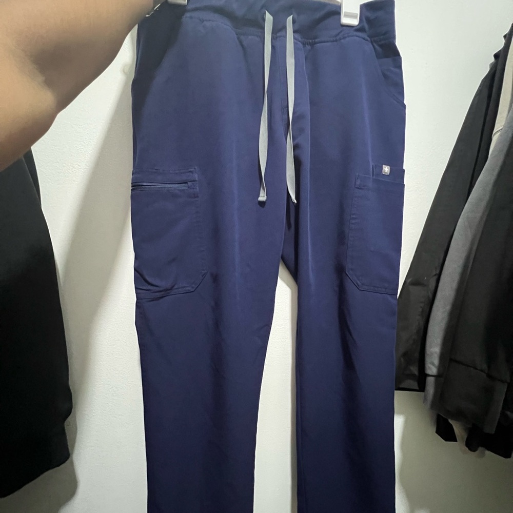 Figs Women's Navy Yola - Petite Skinny scrub pants